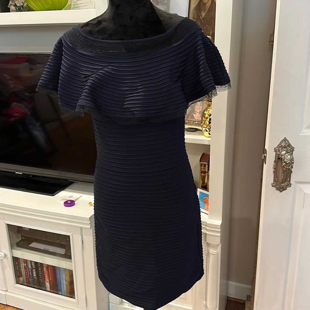Tadashi Shoji navy blue sheath dress Size Small